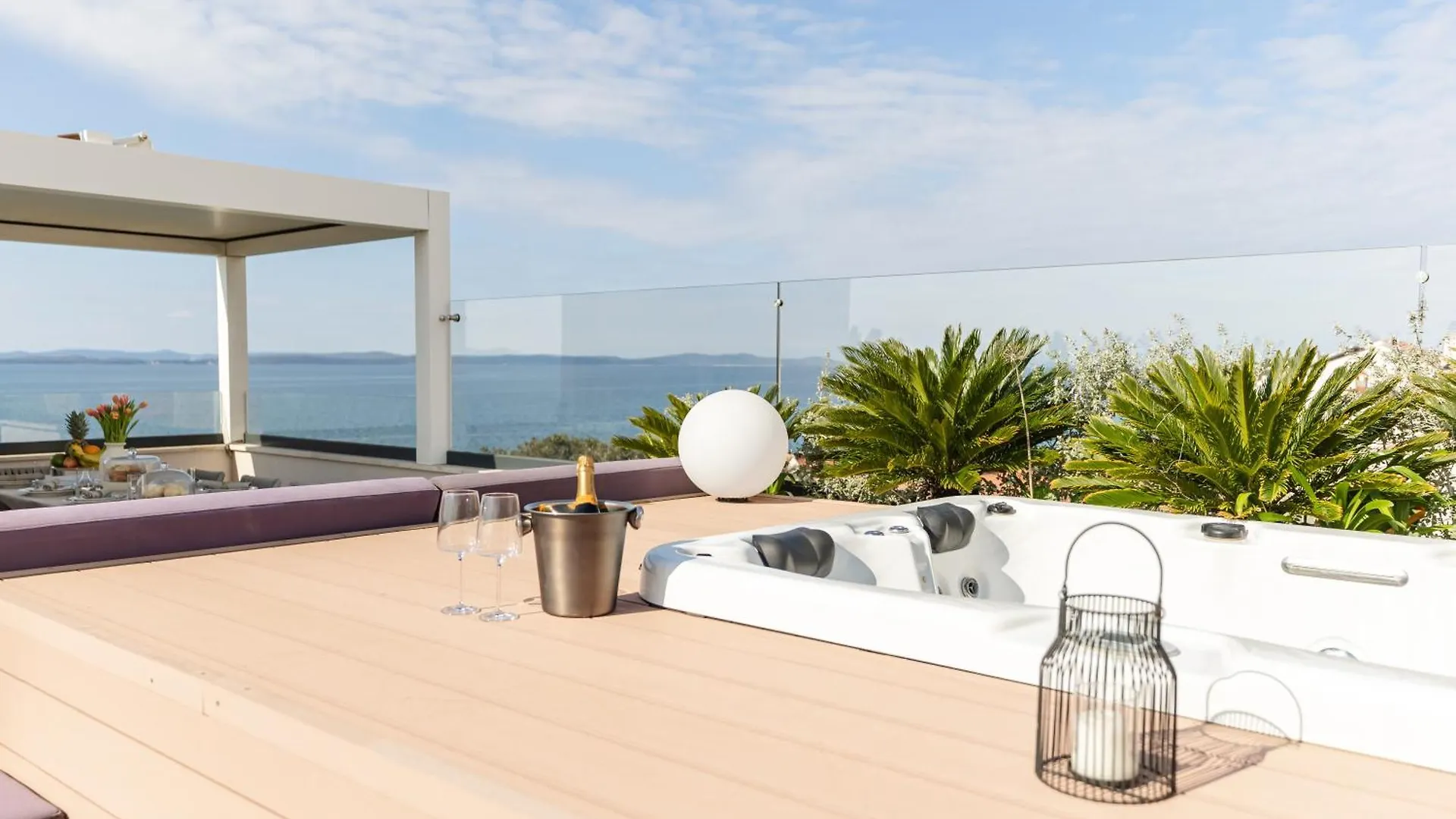 Luxury Apartment Daniela Kozino 0*,